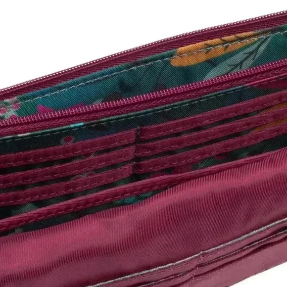 LUG Throttle RFID Wallet - Raspberry - Picture 5 of 16